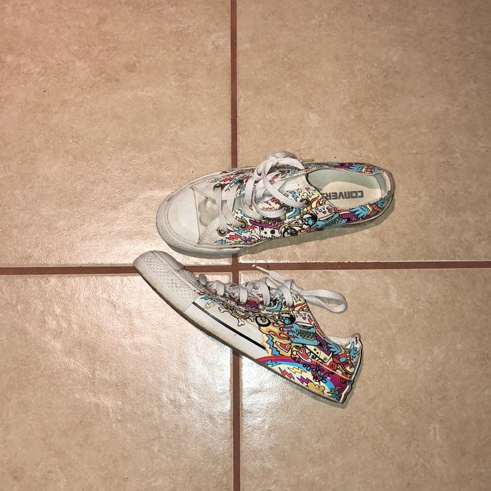 Graphic White Converse